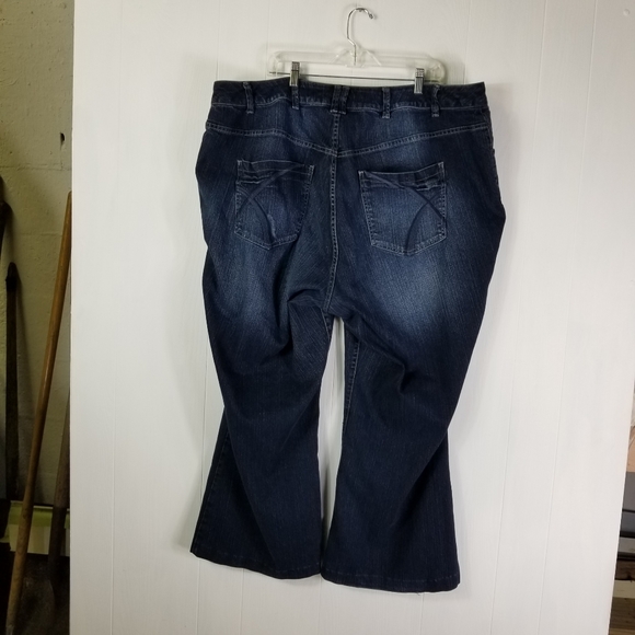 Lane Bryant lightly flared jeans sz 26 plus - Picture 2 of 6
